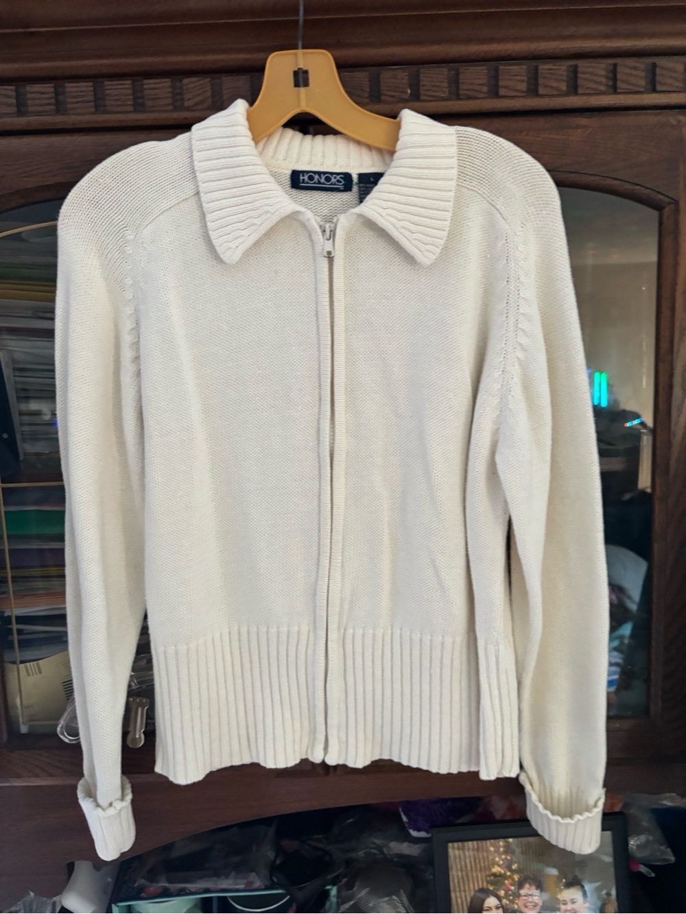 Women’s 

Zip-Front Cream Sweater